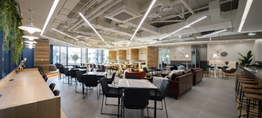 워크플렉스 역삼 메인 라운지<롯데자산개발 제공>